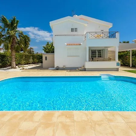 Merab Center Villa Ayía Nápa